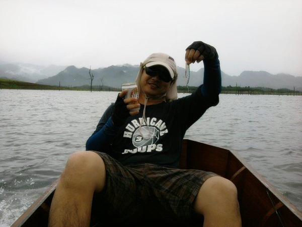 สวัสดีครับ 

น้า jamesfiwalone

น้า Greethaphon 

น้า วรปรัชญ์ 

***************************