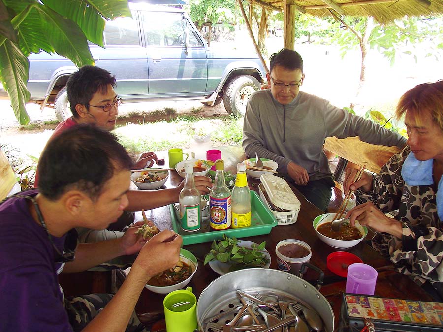เผลอแป๊บเดียว 

น้าmike ก็เบิ้ล ชามที่ 2