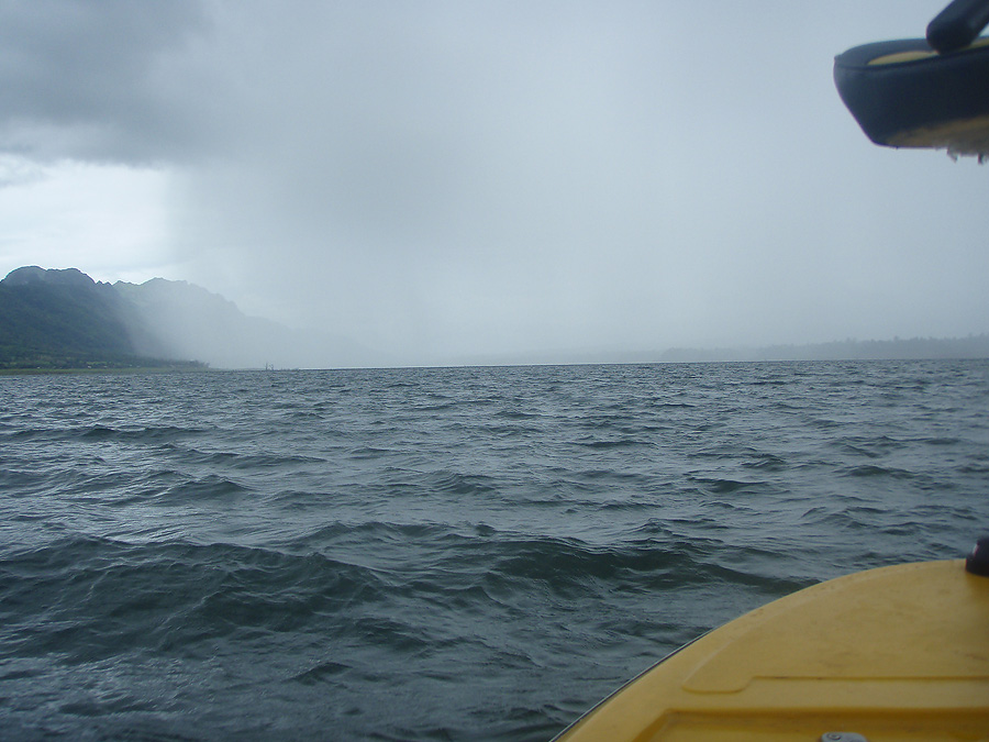 ขับเรือฝ่าพายุฝนก็มีให้ชม :grin: :grin: :grin: