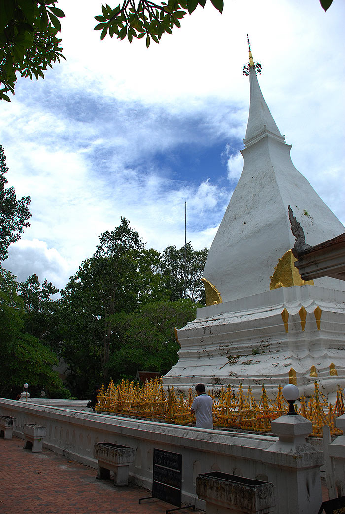 ส่วนบุรุษเพศ ด้านในได้ครับ