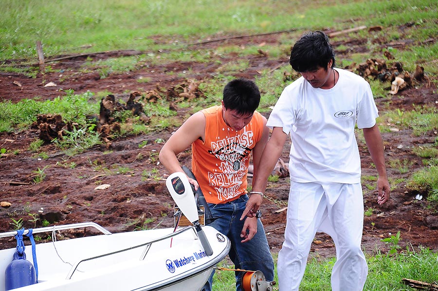 ไม่นานเจ้าต่ายเก่งเรื่องเรือแน่ๆ พี่บอยสอนทุกอย่างเลยอ่ะ :grin: :grin: