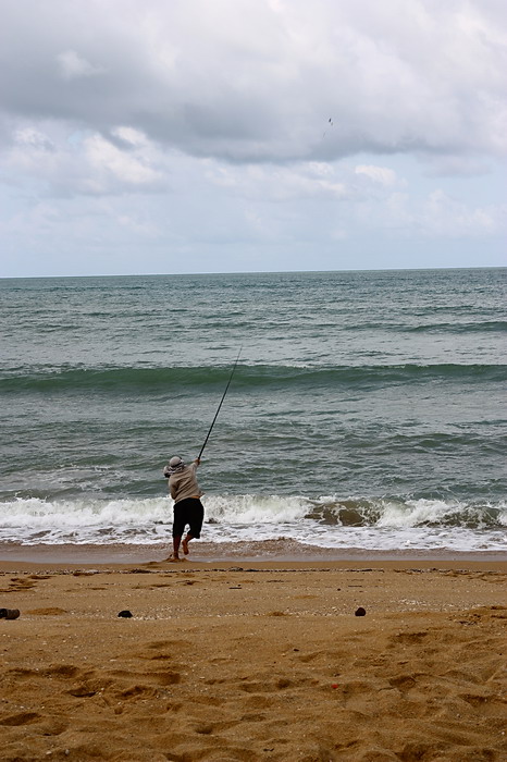  [b]น้ากบ ผู้มากับชุดตกปลาชายหาด ที่ไม่ได้ยาวโด่เด่อะไรเหมือนคนอื่นเลย แต่สามารถหวดทำระยะได้ไกลพอสมค