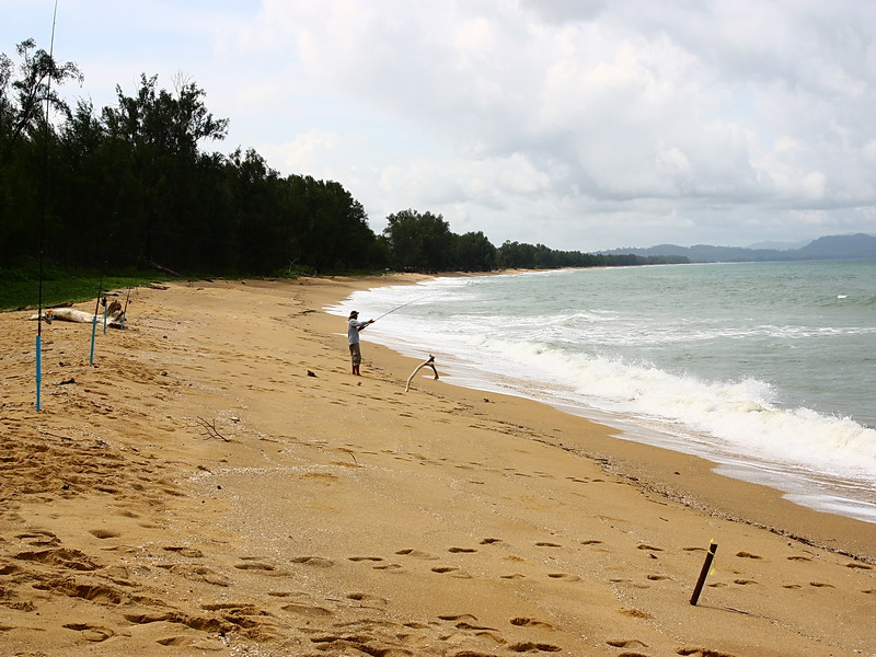  [b]น้ากบกำลังอัดเชือกอวนอย่างเมามันส์.. บริเวณปากร่องสารสินฝั่งหาดทรายแก้ว ที่พวกเราชอบพากันมาตกปลา