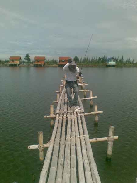 ขอต่อพรุ้งนี้นะครับ  ( ผ.บ. ) เรียกให้เ