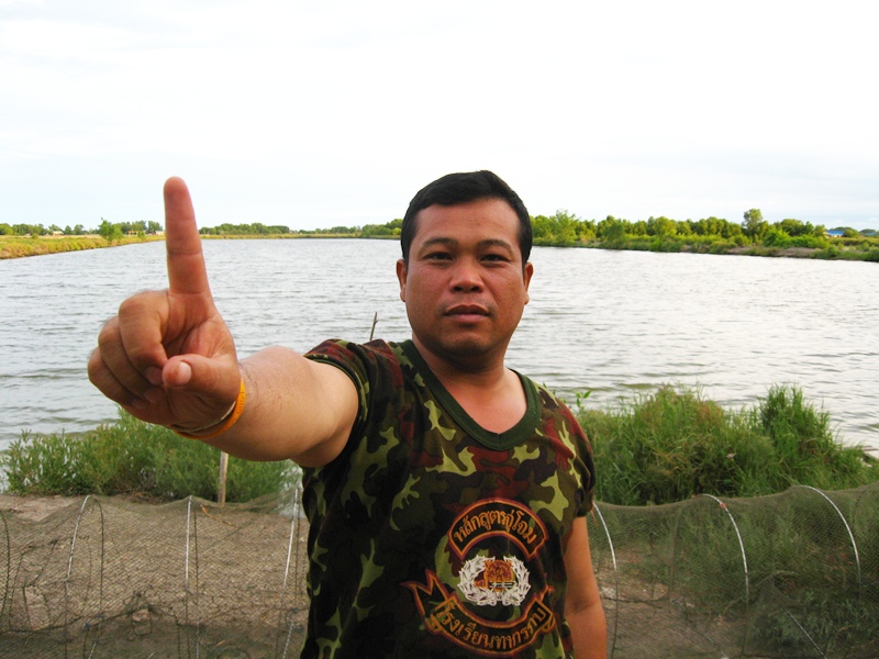 





                   พี่เทน  มาในมาดชายชุดทหาร           



 [q]                     