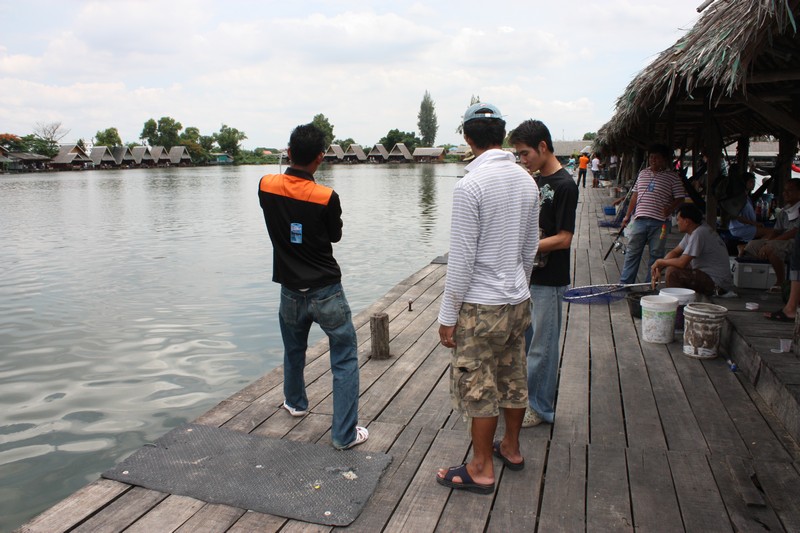 [q][i]อ้างถึง: JGnet posted: 02-08-2553, 14:29:58[/i]

วัดดีคับน้า lnwPYz สำหรับรูปตอนปลาหลุดอดได้
