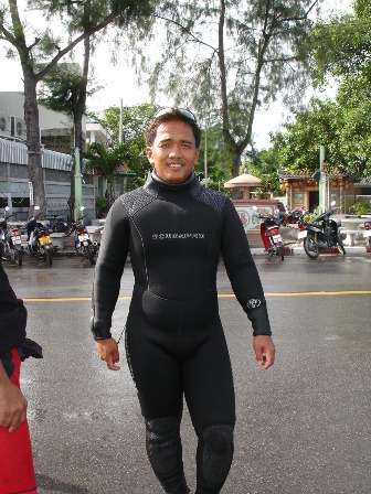น้าเก้า กับชุดประดาน้ำ
