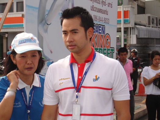 ประธานของงาน นายกเทศบาลเมืองแสนสุข ท่าน ณรงค์ชัย คุณปลื้ม