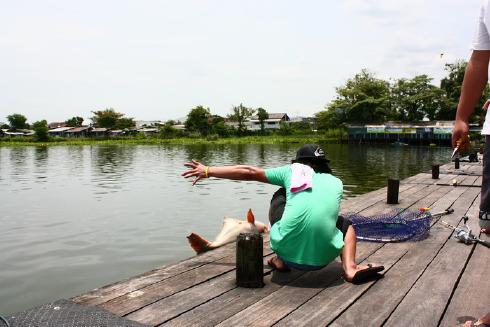 ท่าปล่อยปลาสุดเท่