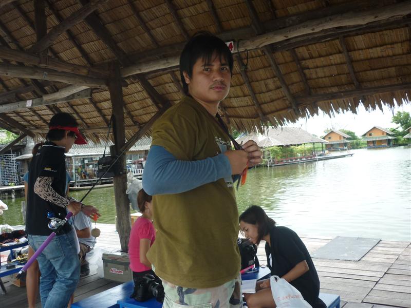 
 :laughing: :laughing: :laughing:   น้าป๋อง  ว.2 ทราบแล้วเปลี่ยนขณะนี้เด็กปั้นของน้าโดนเละเลย :lau