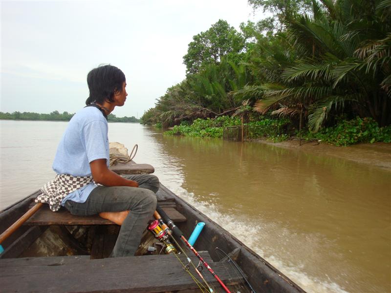 วันนี้ ผมนั่งเรือนานกว่าปกติ ไต๋เปรี้ยว พาวิ่งขึ้นไปหาหมายใหม่ๆครับ   :smile: