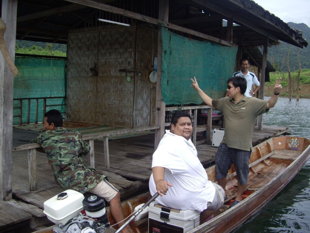 ที่พักแรมแพพัก............    ระดับ ห้าลาวครับ.............  เสื่อผืนหมอนหายครับ
โอ้วสุดยอด
 :laug