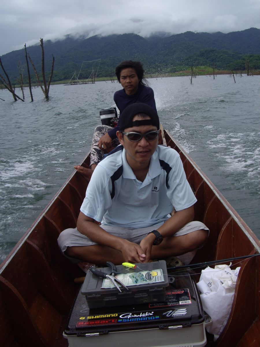 วันแรกไปถึงสีโมง รีบออกเรือเลยครับ อยากจัดเลย :grin: