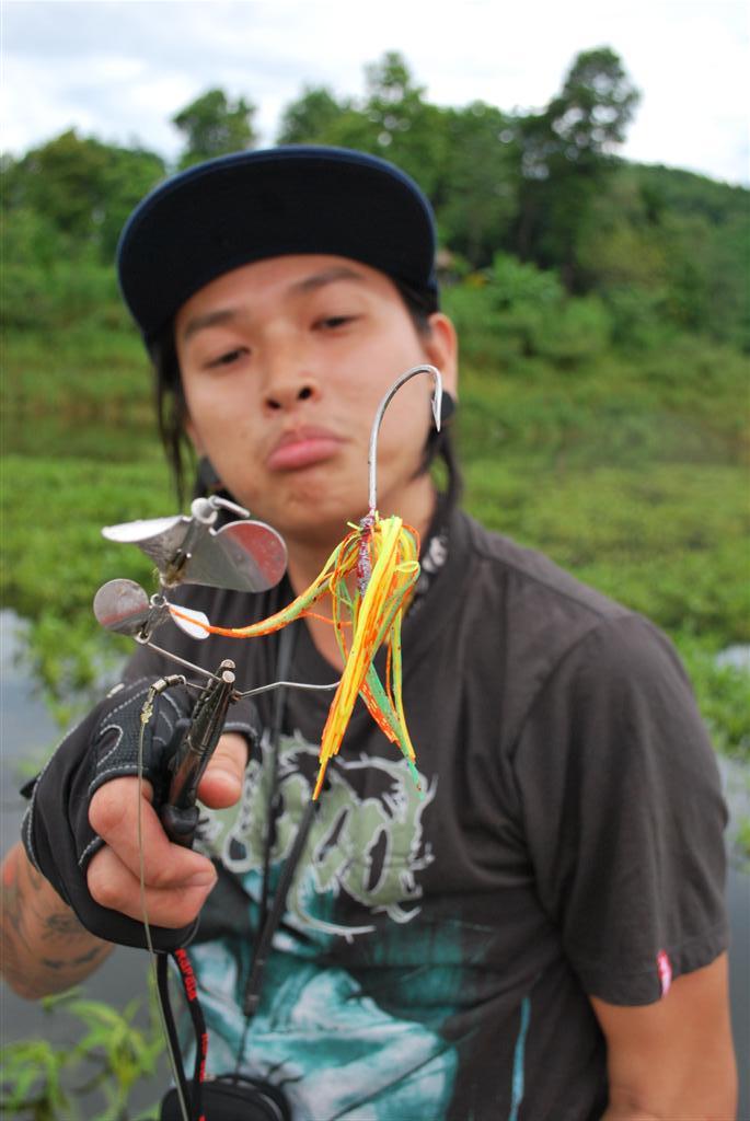  [q]" ขอบคุณ..น้าจิ้ม..JIMLIM...มอบสุดยอดเหยื่อ J.L.BUSS BAIT ตีไกล..ไดร์ฟตรง..อิอิ..ขึ้นน้ำเร็ว...