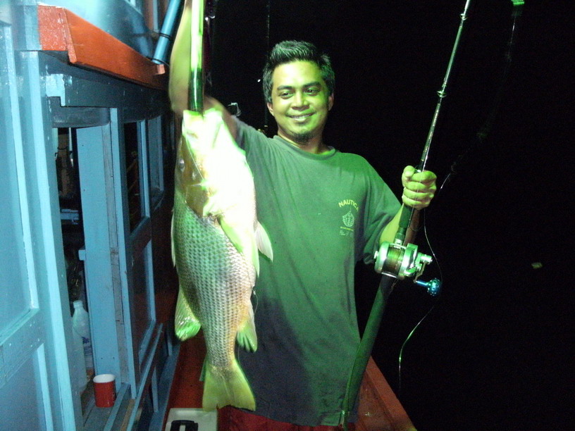 น้องกูดเด็กเรือมาช่วยตก

