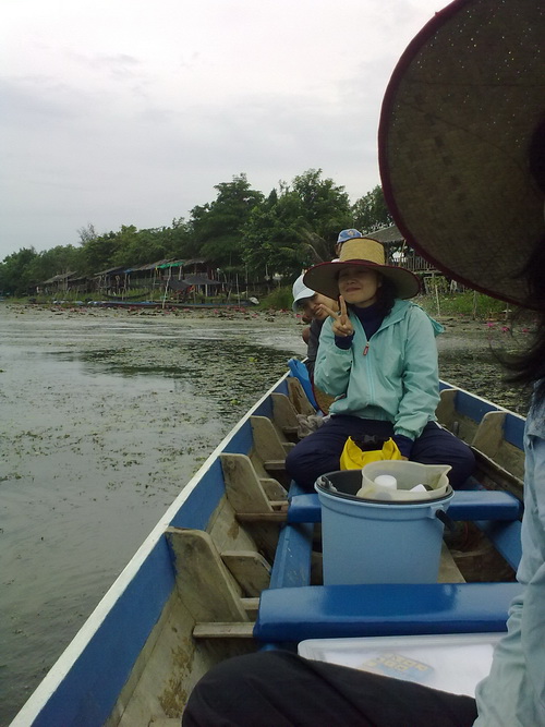 ลงเรือหน้ารีสอร์ท (ได้เวลาทำงานแล้ว)