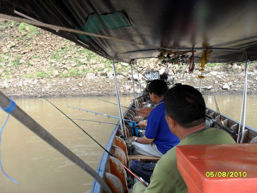 เหมือนไม่เคยตกปลากันมาก่อน :laughing: :laughing: :laughing: :laughing: