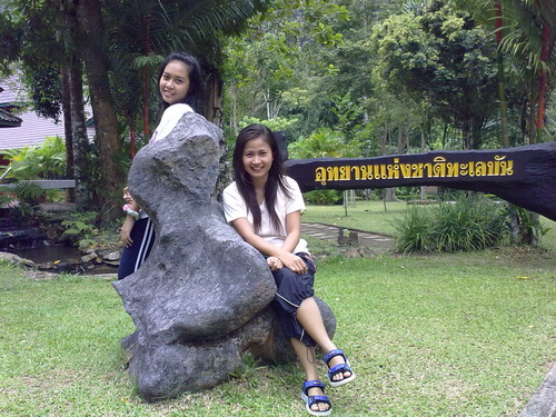 กับน้องผู้ช่วย
 :grin: :grin: :grin: :grin: