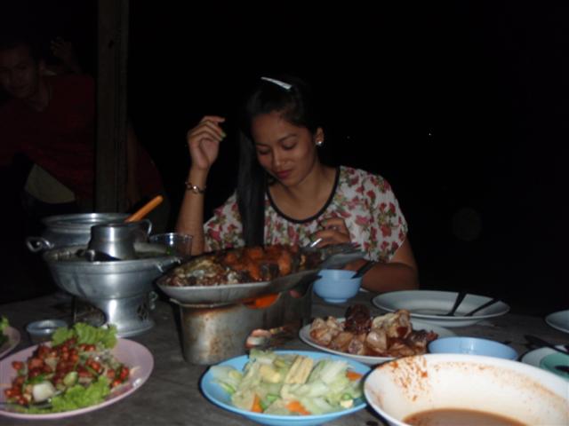 กิน..กิน..กิน..       :umh: :grin: :laughing: