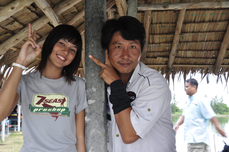 ถ่ายรูปกับคุณพ่อตุ้ย :laughing: :laughing: :laughing: