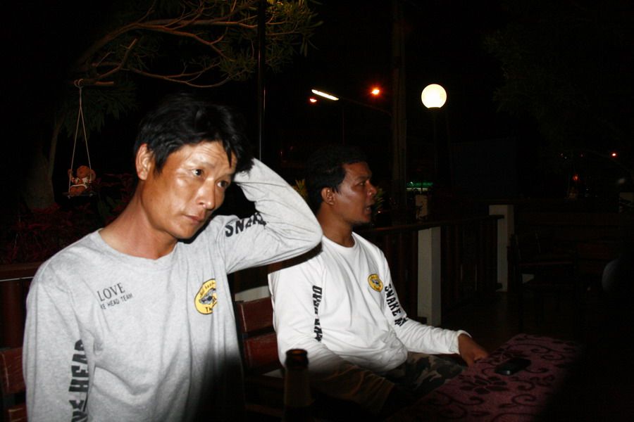 หมดวันแล้วกลับมานั่งดืมกันดีกว่า

 :laughing: :laughing: :laughing: :laughing: :laughing: :laughin