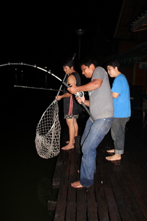 โดนที่บึงมาคับผม  วันที่ 5 ที่ผ่านมาอ่า   :cool: :cool: :cool: