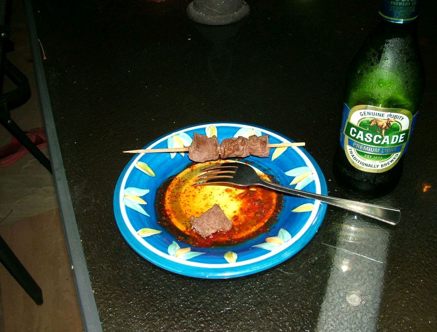 แกล้มเบียร์ด้วย KANGAROO MEAT จากตลาด MIDI BEACH ราดด้วยน้ำจิ้มแจ่วแม่ประนอม
 :umh: :umh: :umh: :la