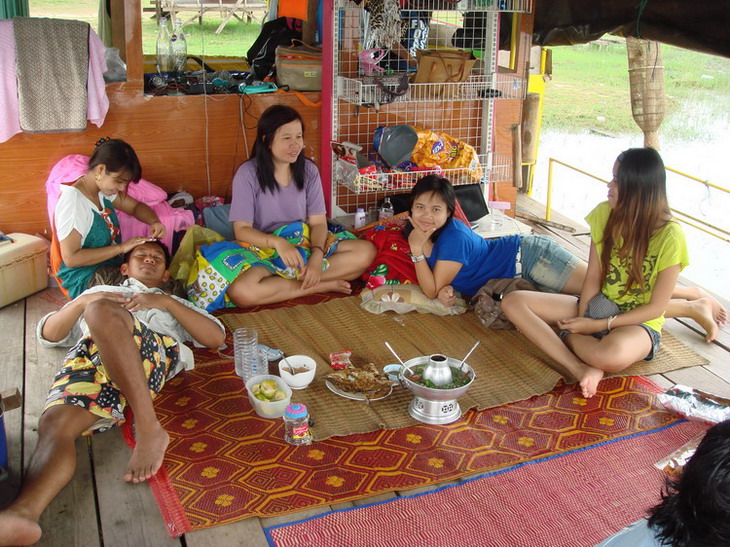 




                  สาวๆบอกว่าขาดไปอีกหนึ่งเมนู พ่อครัวรีบจัดด่วน    :umh: :umh: :umh: :umh: