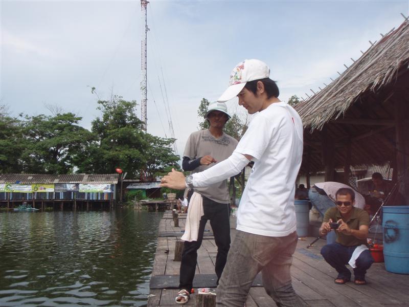 เอ๊ะ..นี่มันชุดสายหน้าน้าวงศ์นี่หว่า... :spineyes: