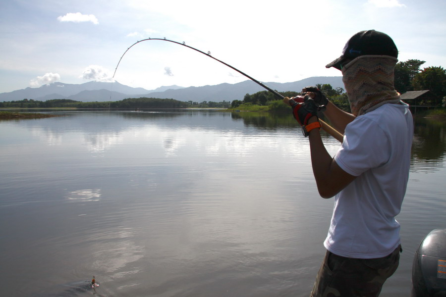 น้า Rockpearl ครับ

ผมขอถามเรื่องรอก okuma vs  สีแหลืองอ่ะครับที่น้าใช้  มันเป็นหน่วงแม่เหล็กใช่มั