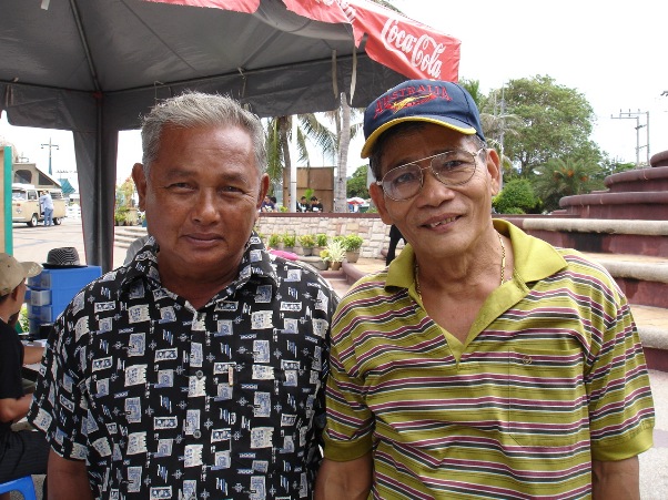 สองนักตกปลาอาวุโส :smile: