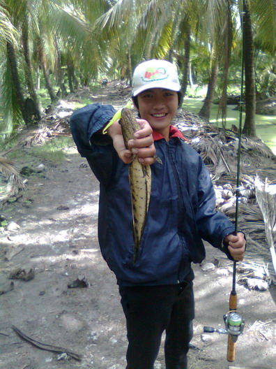 หันมาอีกทีไอ้น้องมันได้ปลาแล้ว   มั