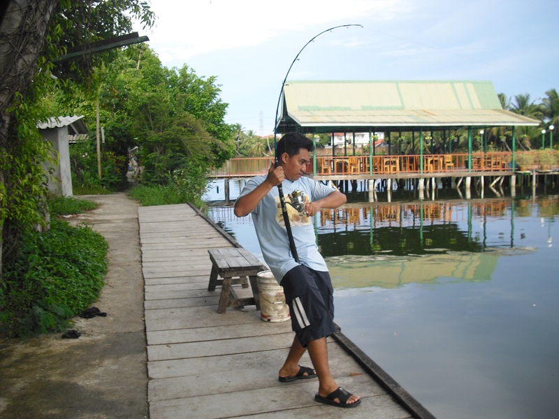 สีหน้าท่าทางเอาจริงมั่กๆ :cool: :cool: