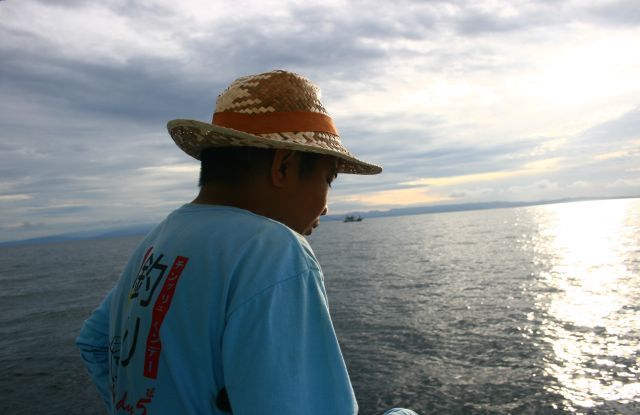 [b]เรือวิ่งหาจุดโสกลูกปลาทู[/b] :grin: