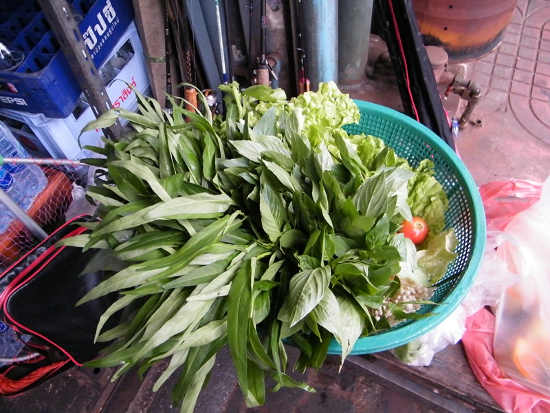 เครื่องเคียงตามมา :umh: :umh: :umh: :umh: :umh: