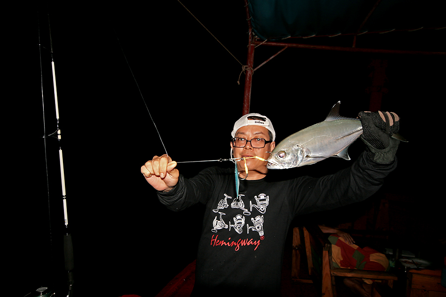 

 [b]   น้าดั๋ย   งัดขึ้นตามมาติดๆ อีกตัว[/b]


 :grin: