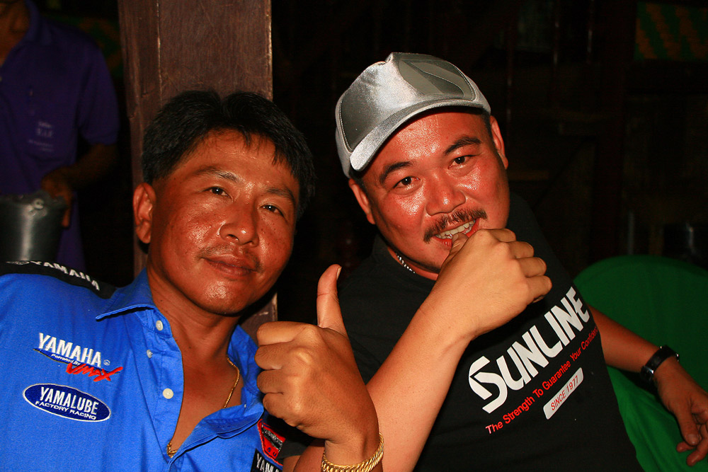 พี่เจี๊ยบขอแบบหล่อ ๆ .................... จัดให้แบบขรี้เหร่ไปเลยดีกว่า  :grin: