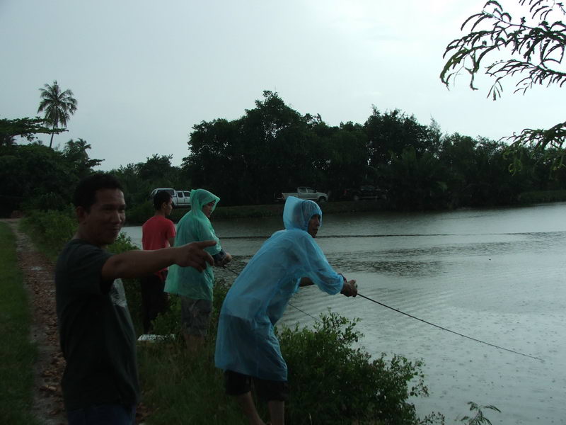 อดทนไม่ไวแล้ว ฝนก็ฝนเล่นกลางฝนเลยแ