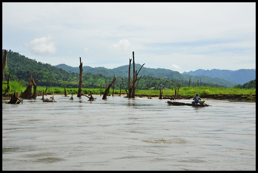  [b]เช้าวันสุดท้าย เราขึ้นแก่งรันตีกันครับ สำหรับแม่น้ำรันตีสายนี้นับเป็นหนึ่งในแม่น้ำสามสายหลักที่ไ