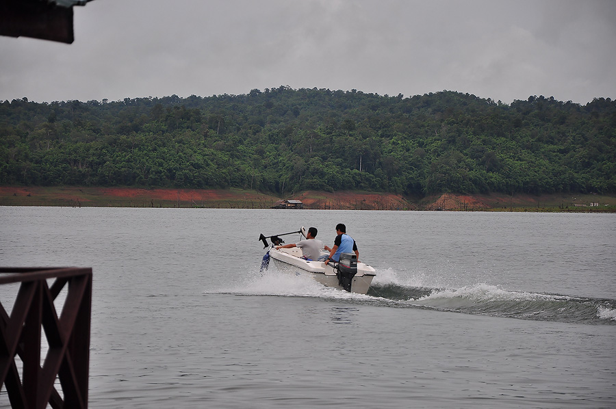 เจ้าต่ายกับน้าเอก เอาเรือออกไปลองเครื่องดูบ้าง :grin: