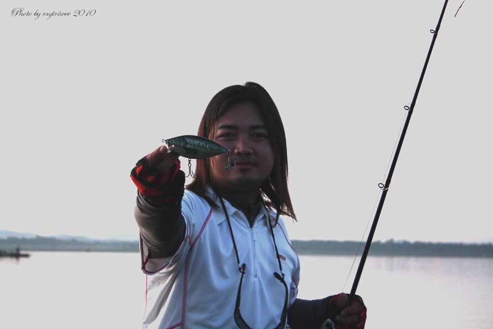 พี่เอบอกจะเอาตัวนี้ตีปลาจิบ :grin:
__________