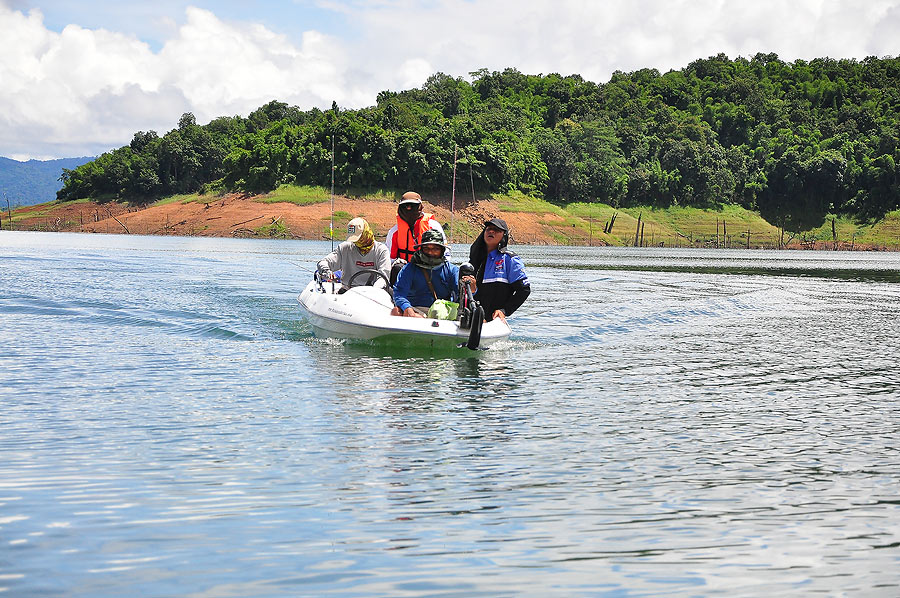 เอ๊ะ...เรือน้านิวนี่หว่า เป็นไงบ้างคร๊าบบบ ได้ปลามั่งยัง :grin: :grin: :grin: