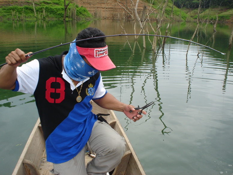 เตรียมอัญเชิญขึ้นเรือ  :grin: