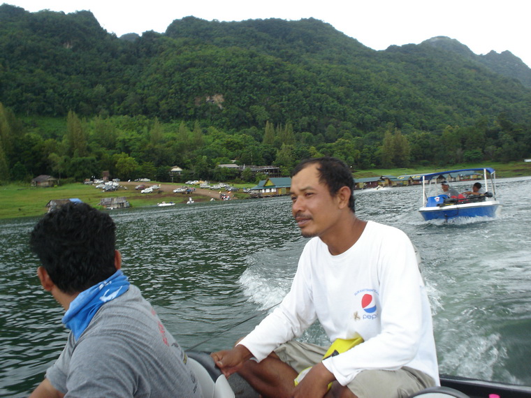 ปลาก็ต้องเอาไปชั่งให้ เรือก็ต้องลา