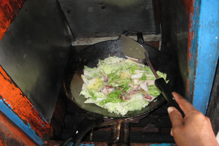 อาหารมื้อเช้า ผักกาดขาวผัดปลาหมึก สั่งกุ๊กทำ :umh: