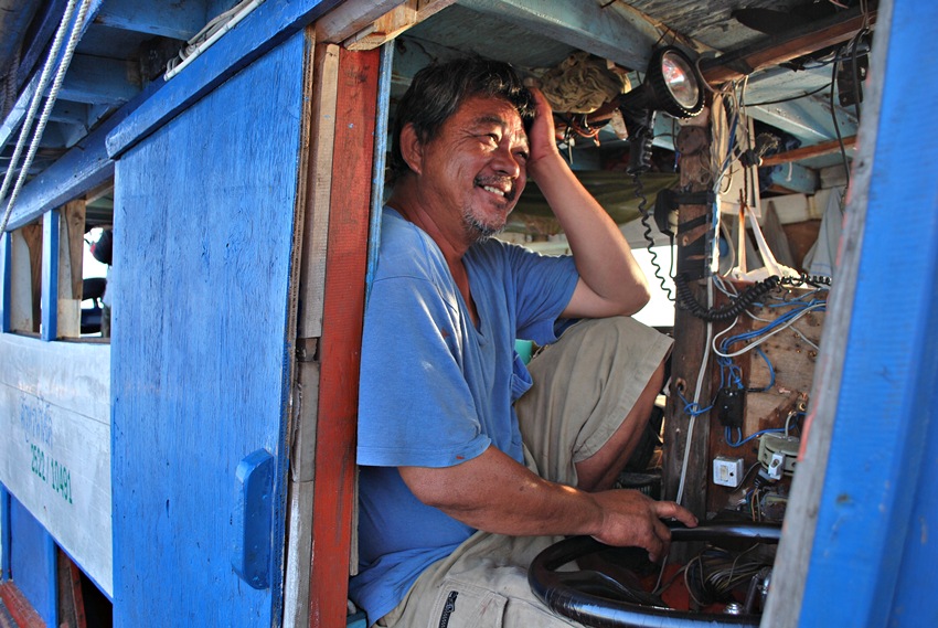 
ไต๋เรา...บ่นหิวข้าว...เดี๋ยวกินซะก่อน....จะพาย้ายหมาย... :cool: :cool: :smile: :smile:
