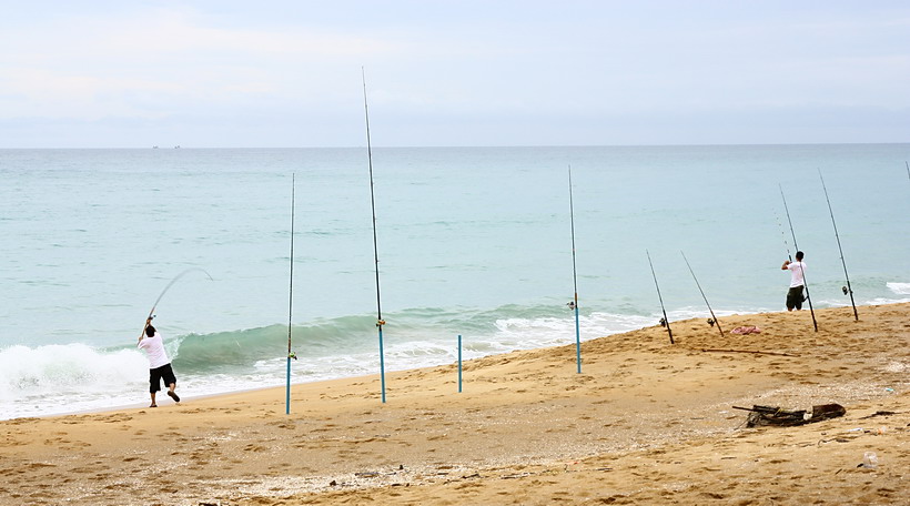  [b]การแข่งขันตกปลาชายหาดเริ่มต้นขึ้