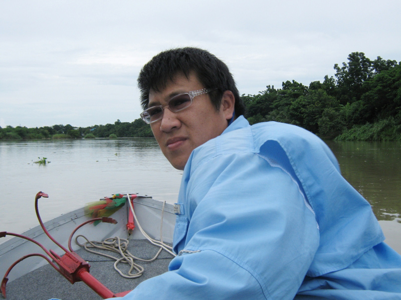  ผมอยูหัวเรือเพราะใช้คันเบ็ดยาวสุด จึงต้องรับภาระเรื่อง สมอเรือ ( ขอขอบคุณ พี่ อิท เลค มอนเตอร์ ผู้เ