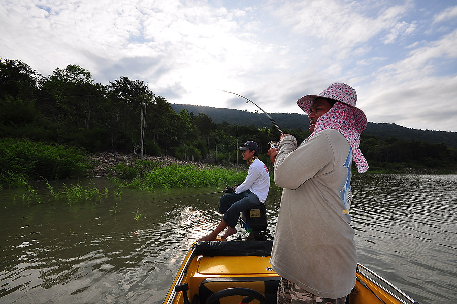เดี๋ยวก่อนดิน้ามาด รอดูเฉลยภาพนี้ก่อนดิ...พ่อเทพเขื่อนปราณ :grin: :grin: :grin: