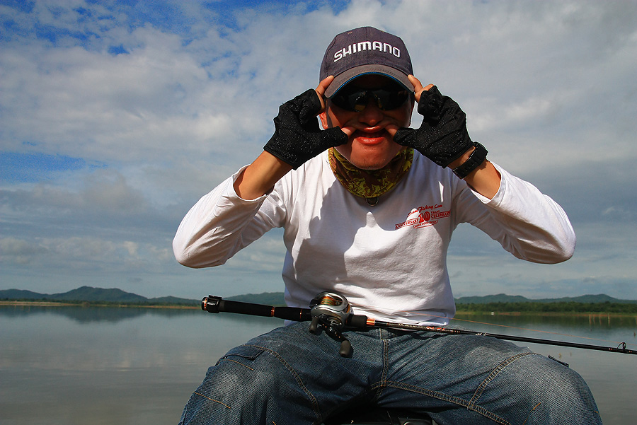 ป๊าดดดดดดดดดดด...หล่อจริง ๆ ลิงหลอกเจ้า
 :laughing: :laughing:

คนได้ปลาไปแล้วนี่ดูสบายใจจริงๆนะ.